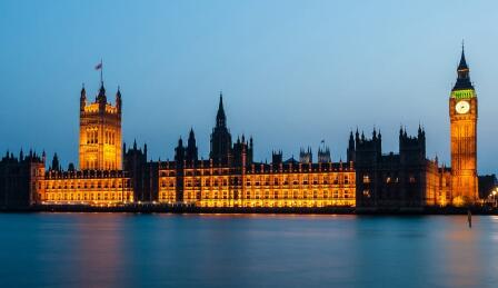 市政樓體亮化設(shè)計(jì)如何營(yíng)造建筑莊嚴(yán)形象？